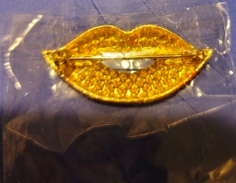 Lips brooch pin fashion rhinestone fun pin…