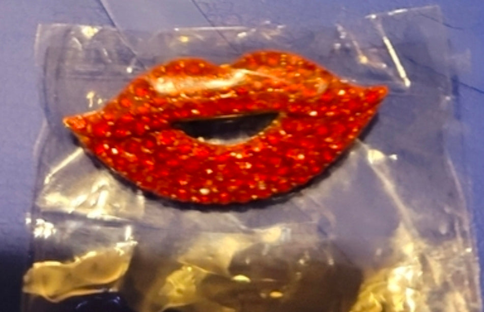 Lips brooch pin fashion rhinestone fun pin…